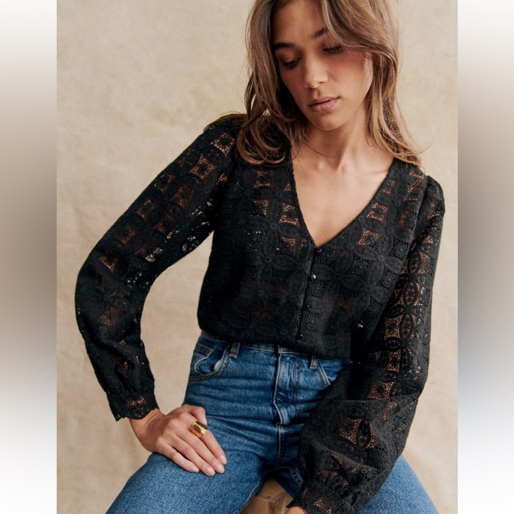 Sezane Gaya blouse in black guipure lace size 34